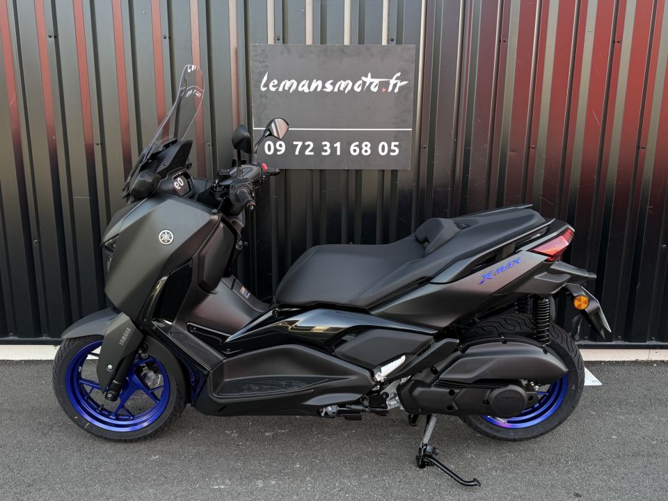 YAMAHA X-MAX 125 4
