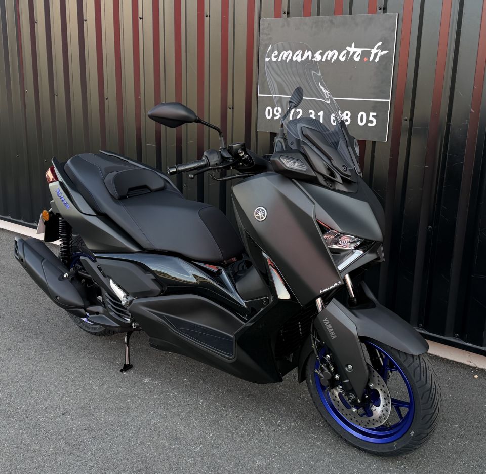 YAMAHA X-MAX 125 4
