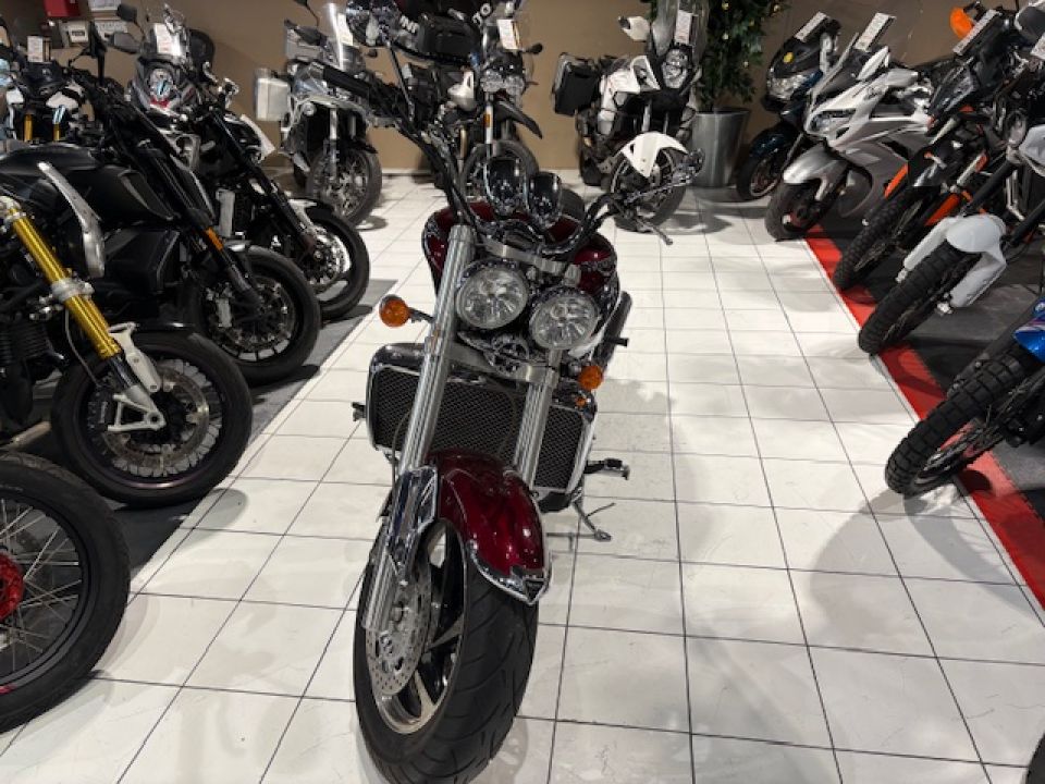 TRIUMPH Rocket III 4