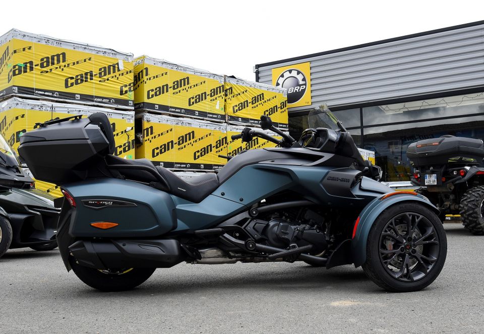 CAN-AM SPYDER F3 4
