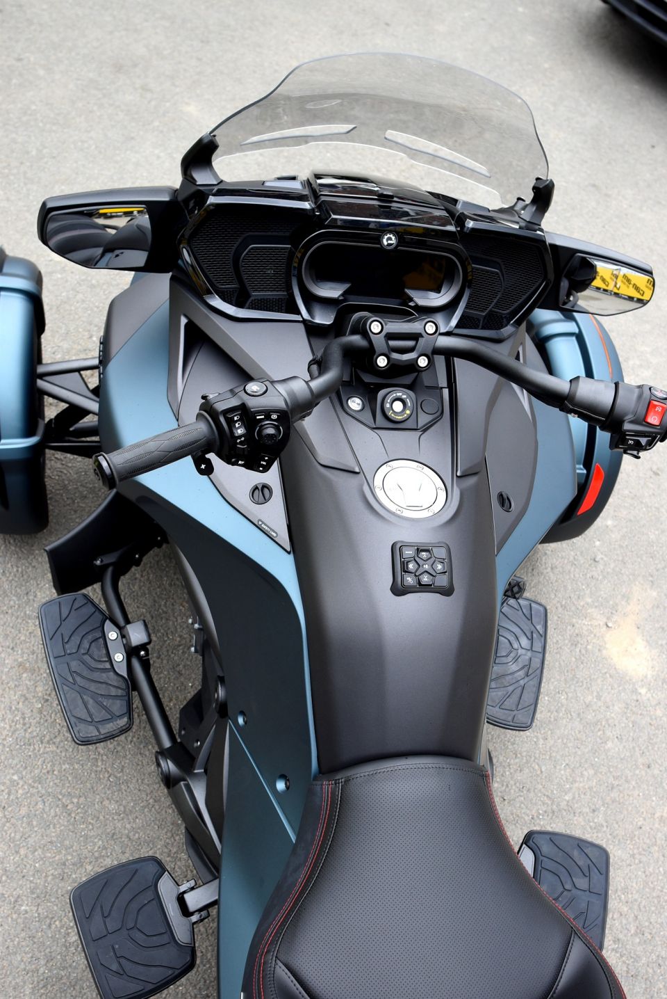 CAN-AM SPYDER F3 4