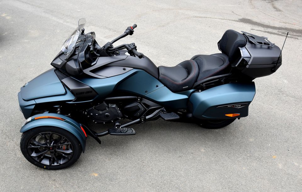 CAN-AM SPYDER F3 4