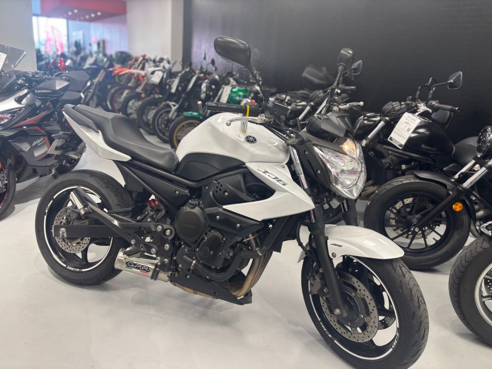 YAMAHA XJ6 (47.5CV) 4