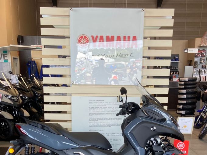 YAMAHA TRICITY 300 4