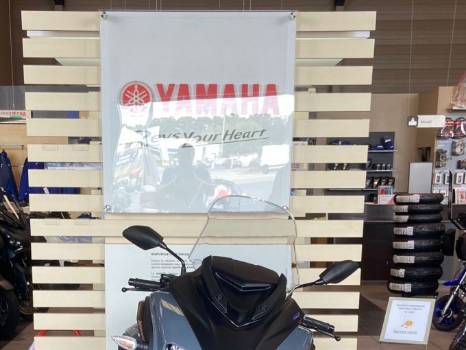 YAMAHA TRICITY 300 4