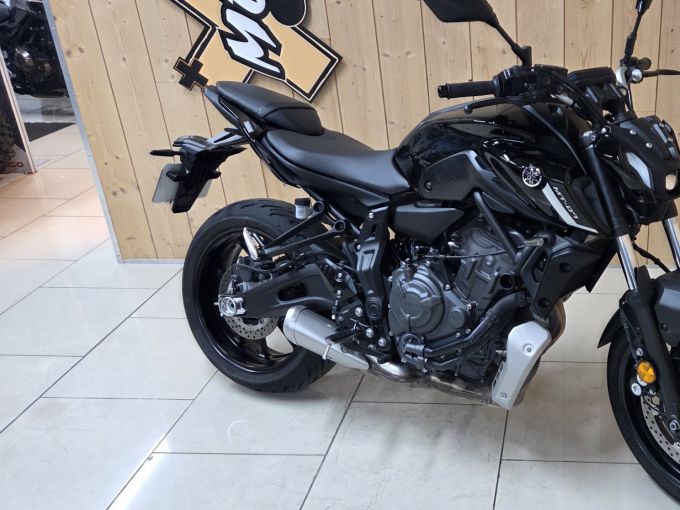 YAMAHA MT-07 (47.5CV) 4
