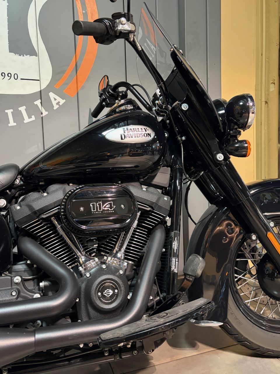 HARLEY-DAVIDSON SOFTAIL HERITAGE 1868 CLASSIC 4