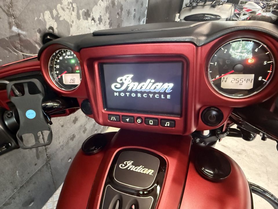 INDIAN CHIEFTAIN DARK HORSE 1900 4