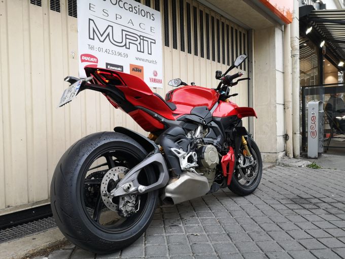 DUCATI STREETFIGHTER V4S 4