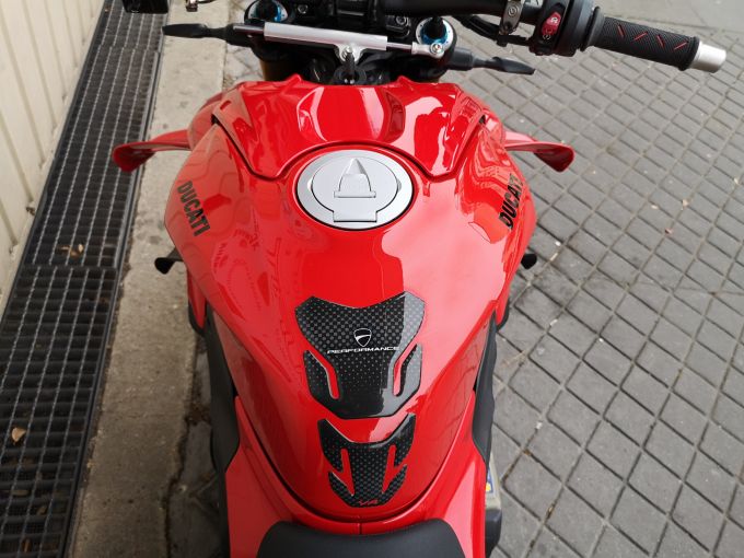 DUCATI STREETFIGHTER V4S 4