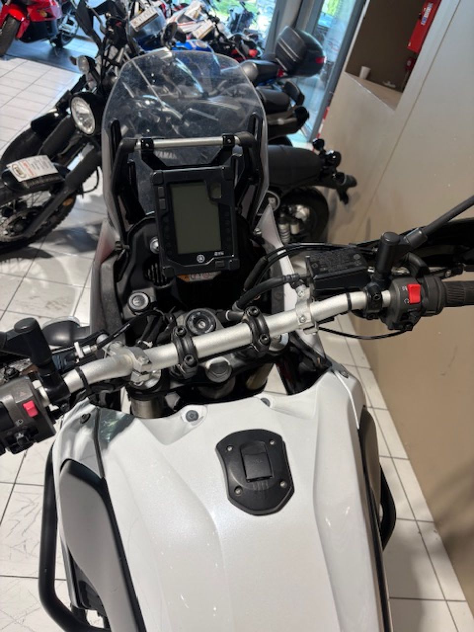 YAMAHA XTZ TENERE 700 4