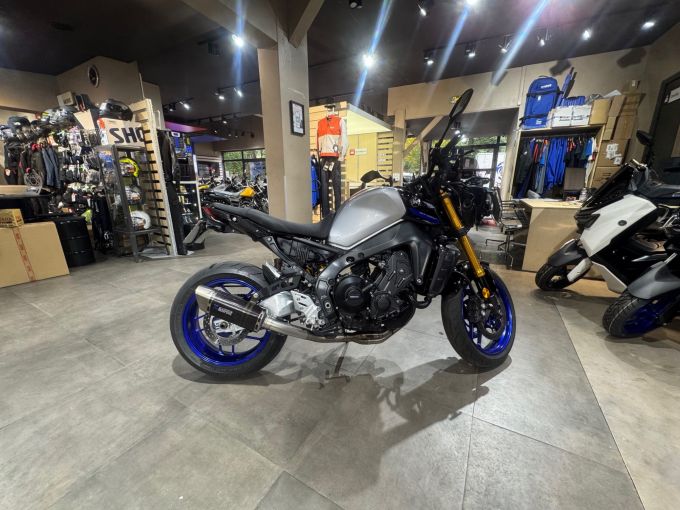 YAMAHA MT-09 SP 4