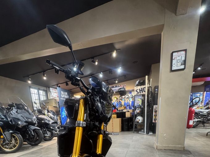 YAMAHA MT-09 SP 4