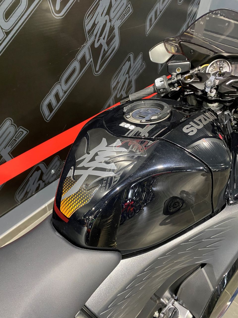 SUZUKI GSX-R 1300 HAYABUSA 4