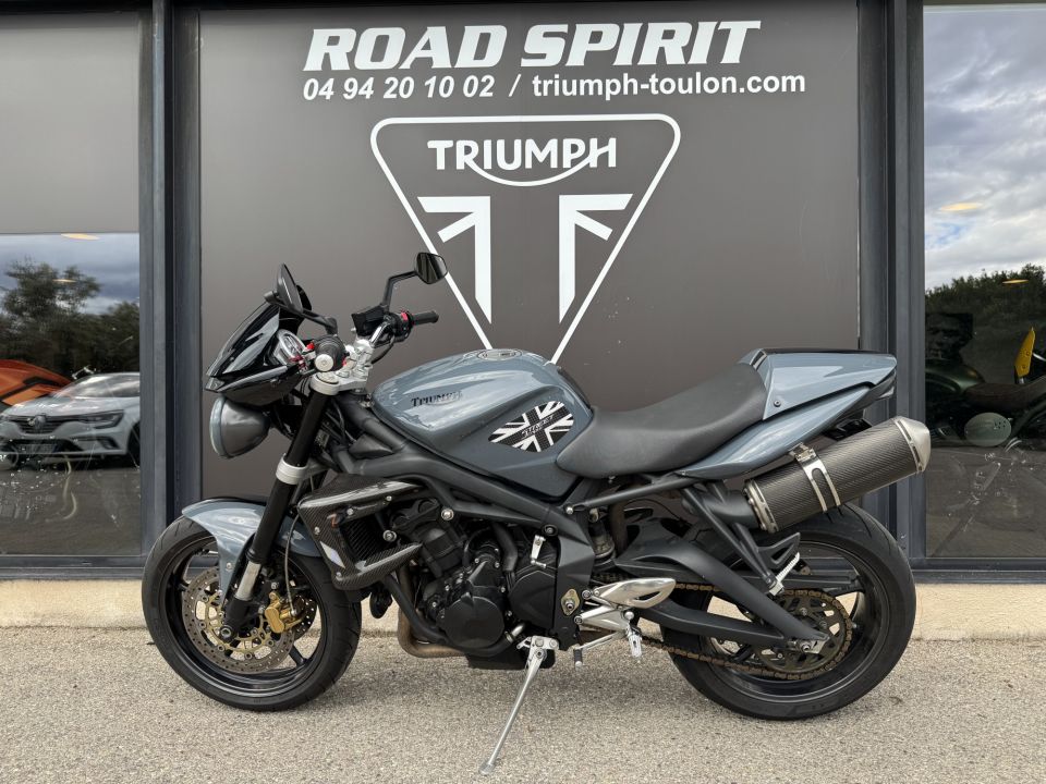 TRIUMPH STREET TRIPLE 675 4
