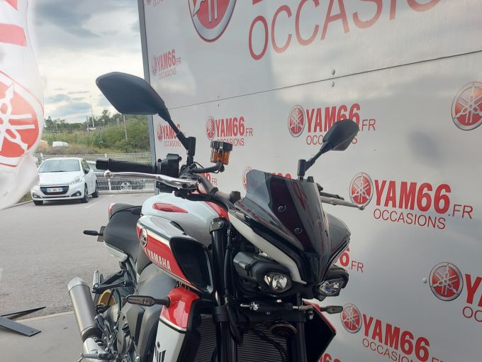 YAMAHA MT-10 EDITION 60ème ANNIVERSAIRE 4