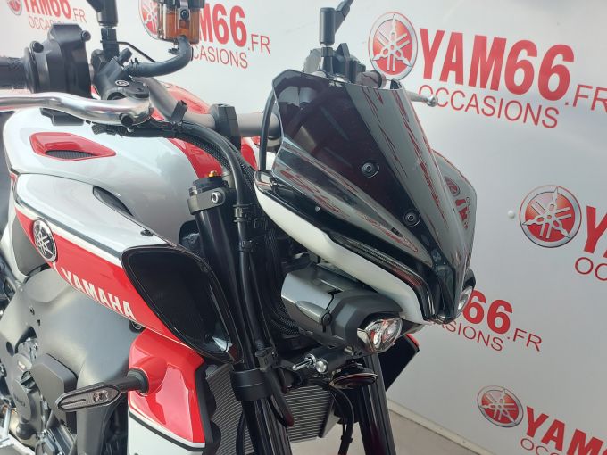 YAMAHA MT-10 EDITION 60ème ANNIVERSAIRE 4