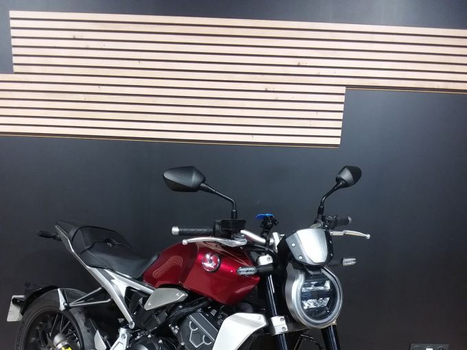 HONDA CB 1000 R 4