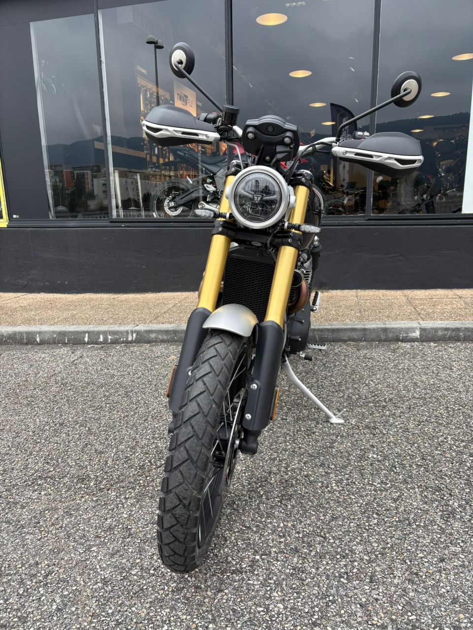 TRIUMPH SCRAMBLER 1200 XE 4