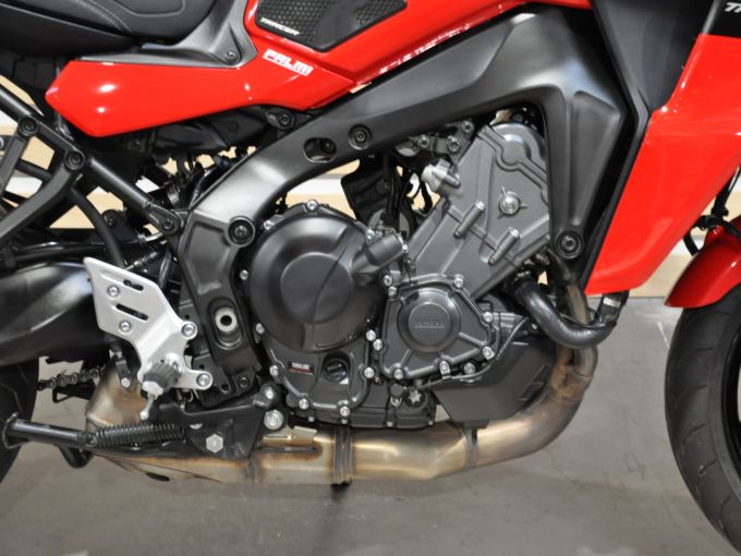 YAMAHA TRACER 9 4