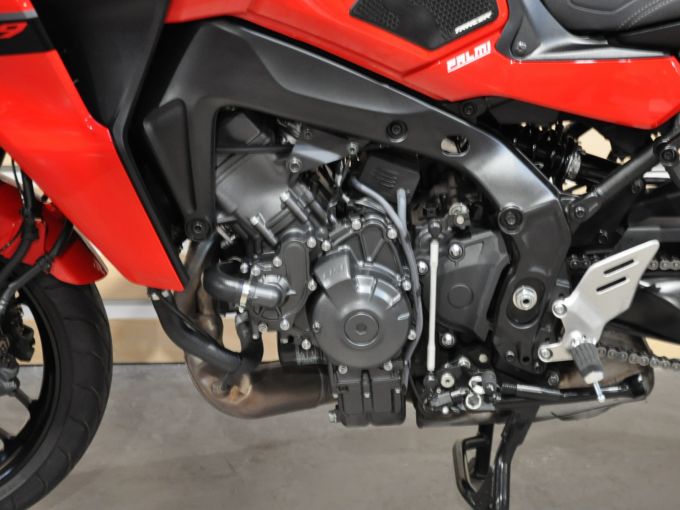 YAMAHA TRACER 9 4