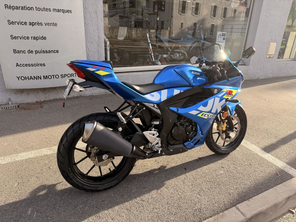 SUZUKI GSX-R 125 4