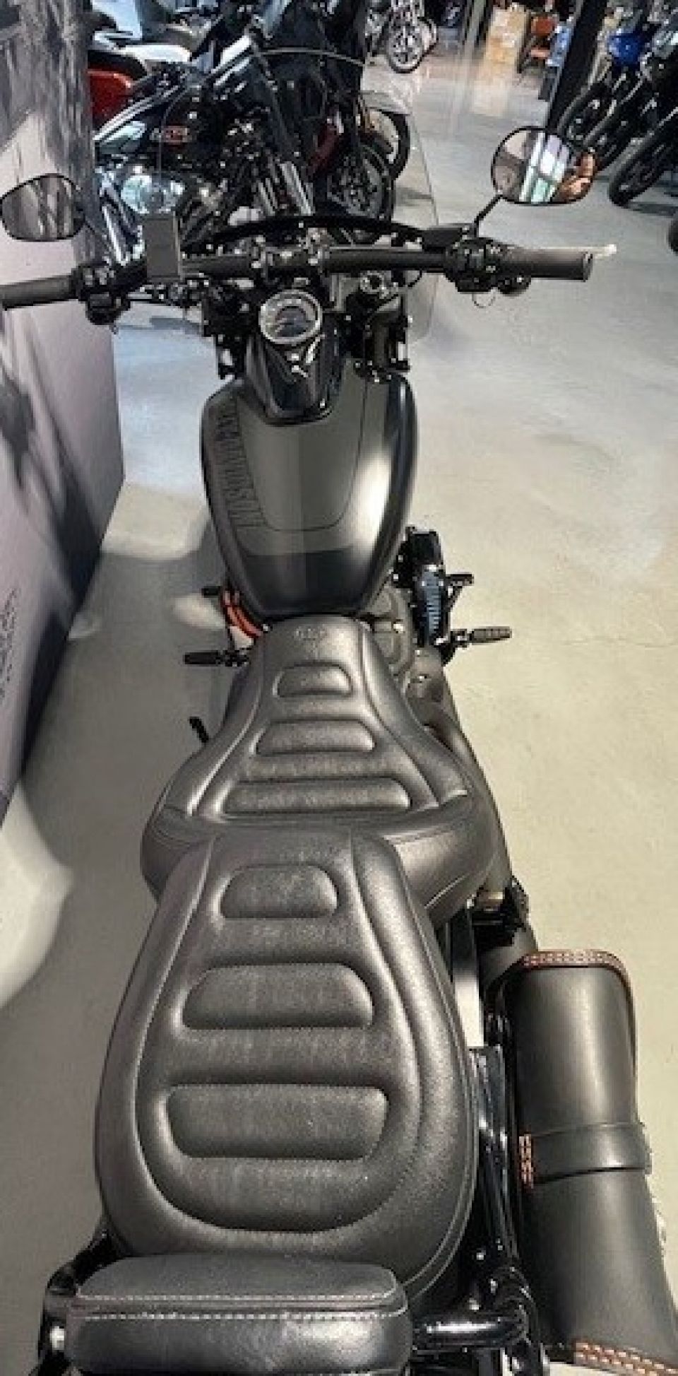 HARLEY-DAVIDSON SOFTAIL FAT BOB 1868 4