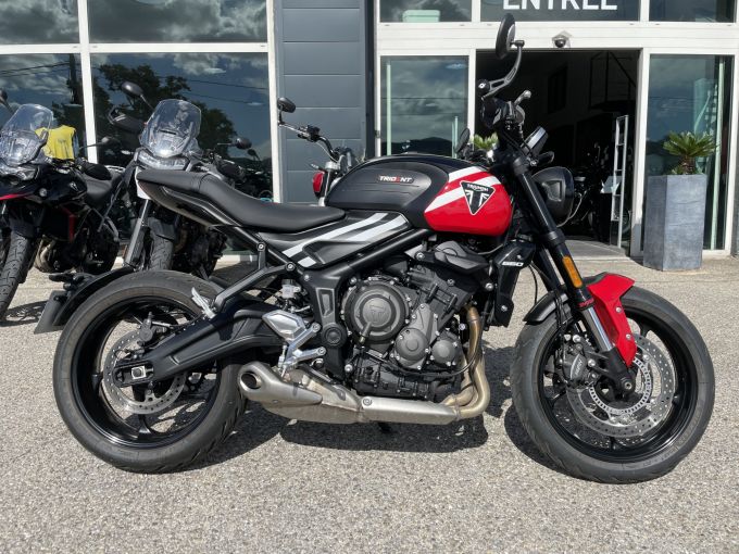 TRIUMPH TRIDENT 660 4