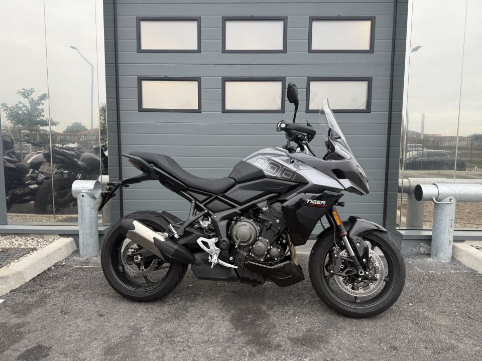 TRIUMPH TIGER 800 4