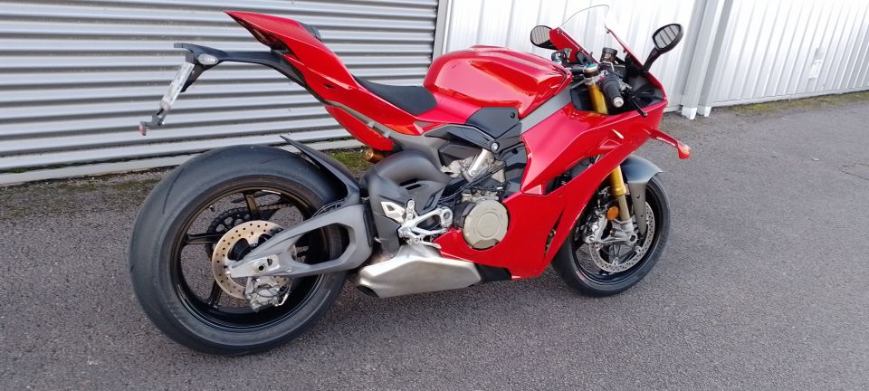 DUCATI PANIGALE V4S 2025 4