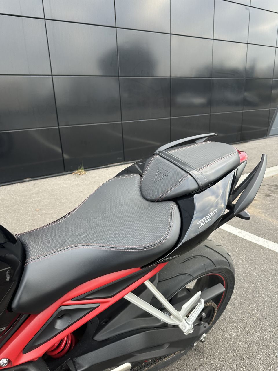 TRIUMPH STREET TRIPLE 765 R 4