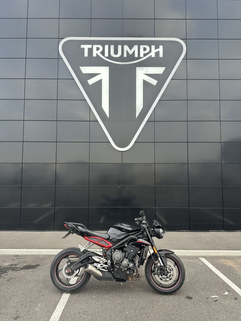 TRIUMPH STREET TRIPLE 765 R 4