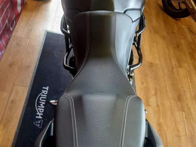 TRIUMPH TIGER 1050 SPORT 4