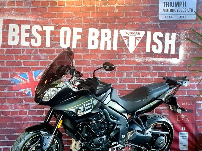 TRIUMPH TIGER 1050 SPORT 4