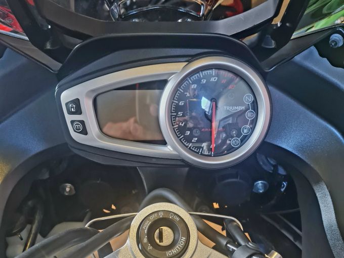 TRIUMPH TIGER 1050 SPORT 4
