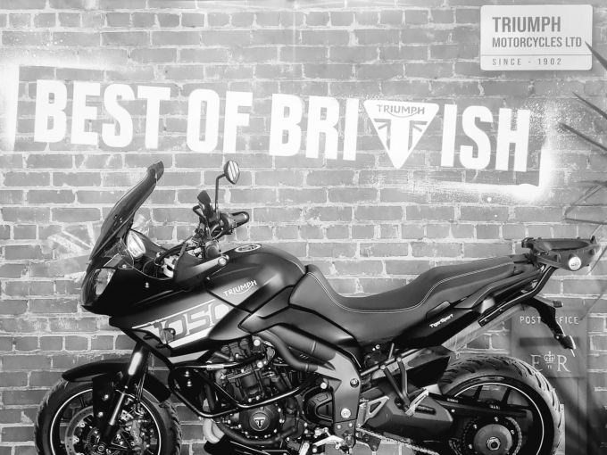 TRIUMPH TIGER 1050 SPORT 4