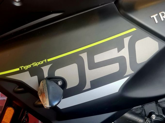 TRIUMPH TIGER 1050 SPORT 4