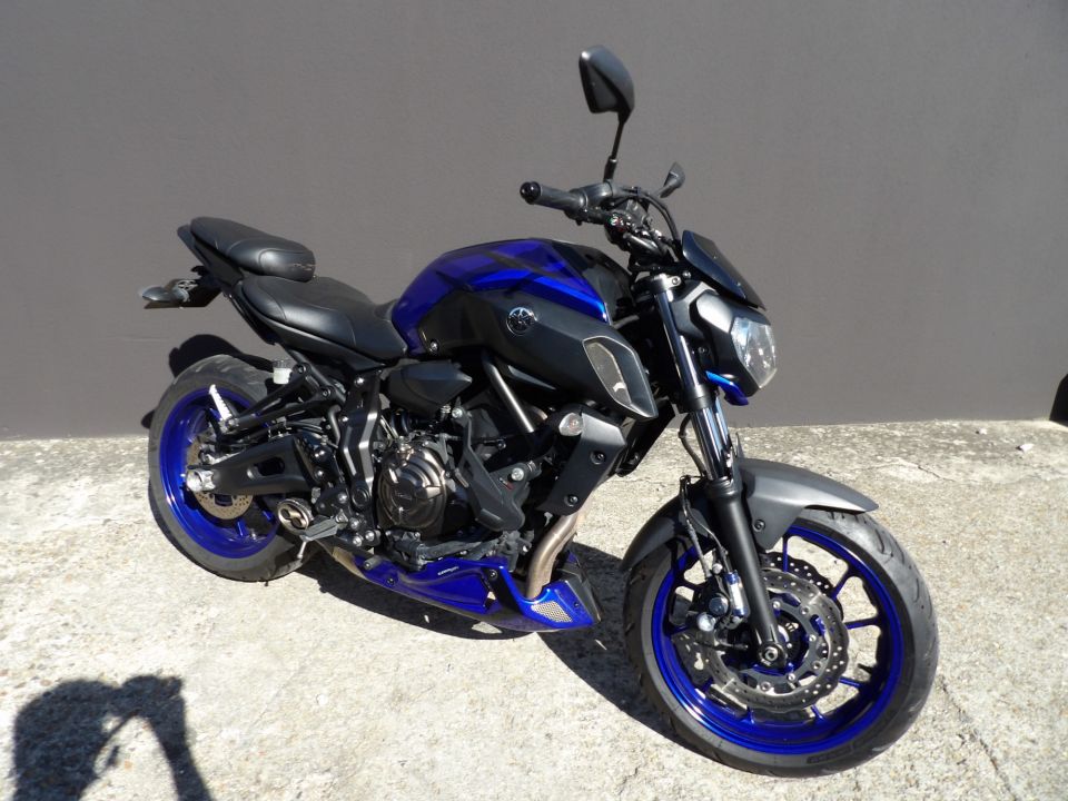 YAMAHA MT-07 (47.5CV) 4