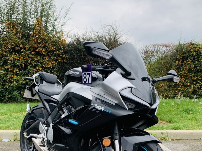 CF MOTO 675SR-R 4