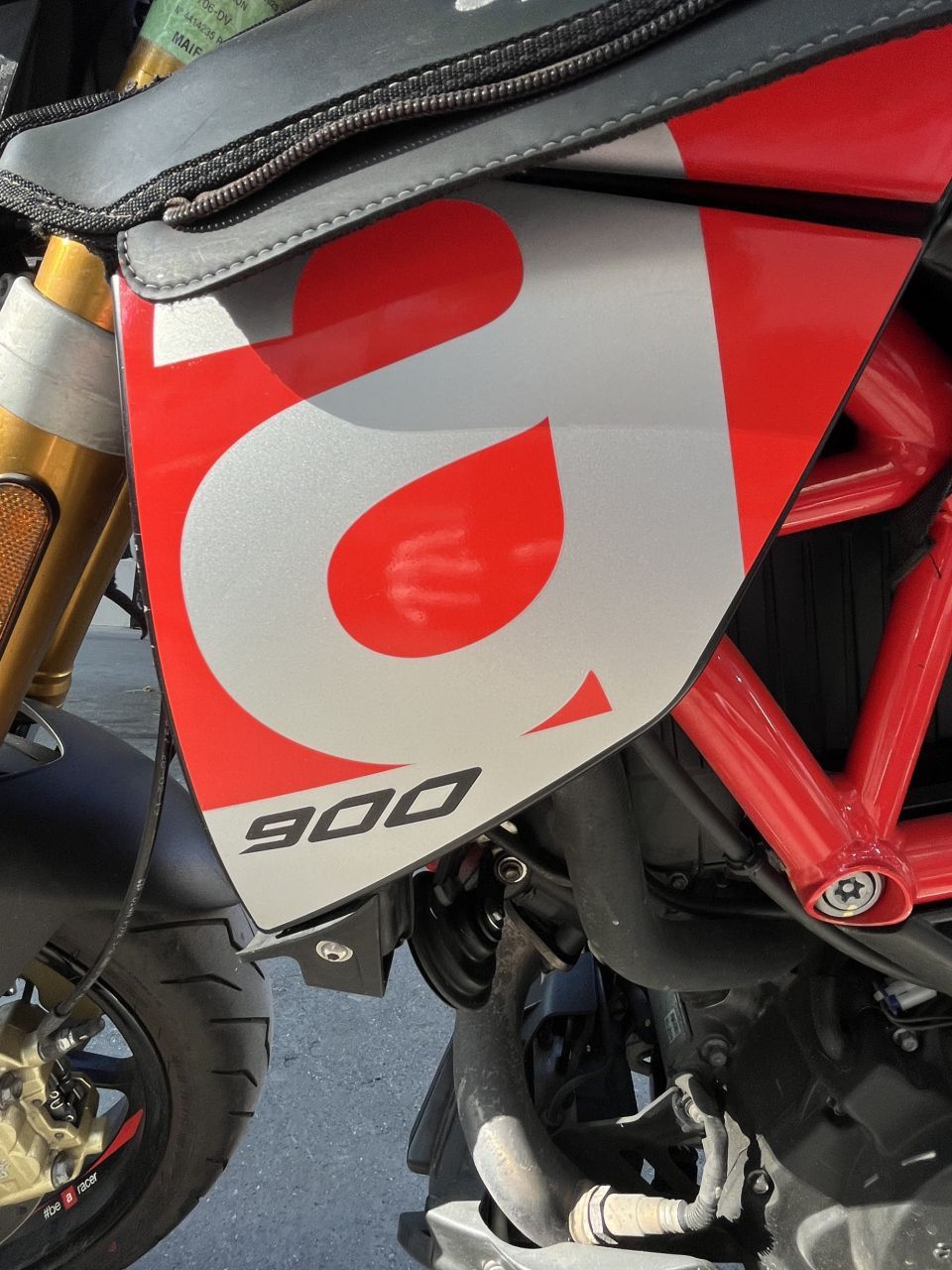 APRILIA DORSODURO 900 ABS 4