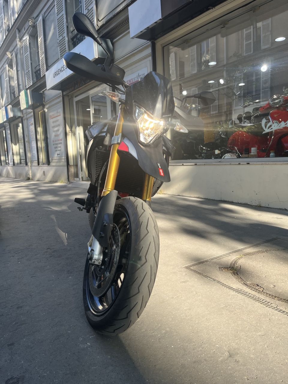 APRILIA DORSODURO 900 ABS 4