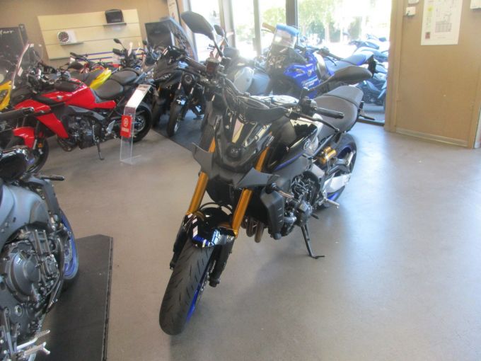 YAMAHA MT-09 SP 4