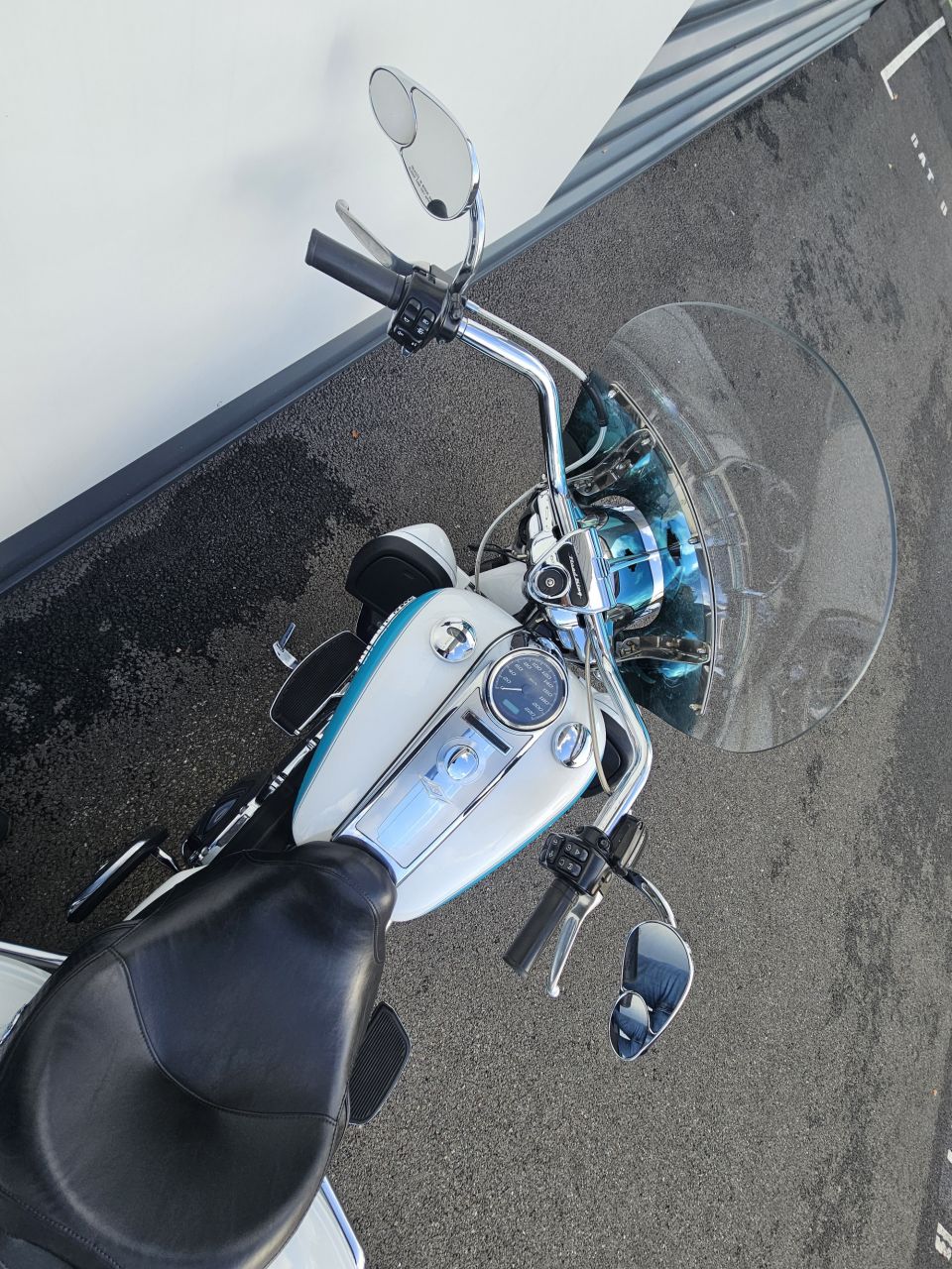 HARLEY-DAVIDSON TOURING ROAD KING 1690 4