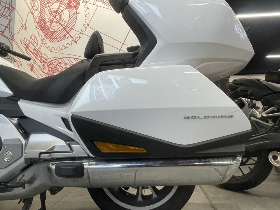 HONDA GL 1800 GOLDWING DCT 4