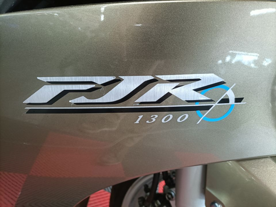 YAMAHA FJR 1300A 4