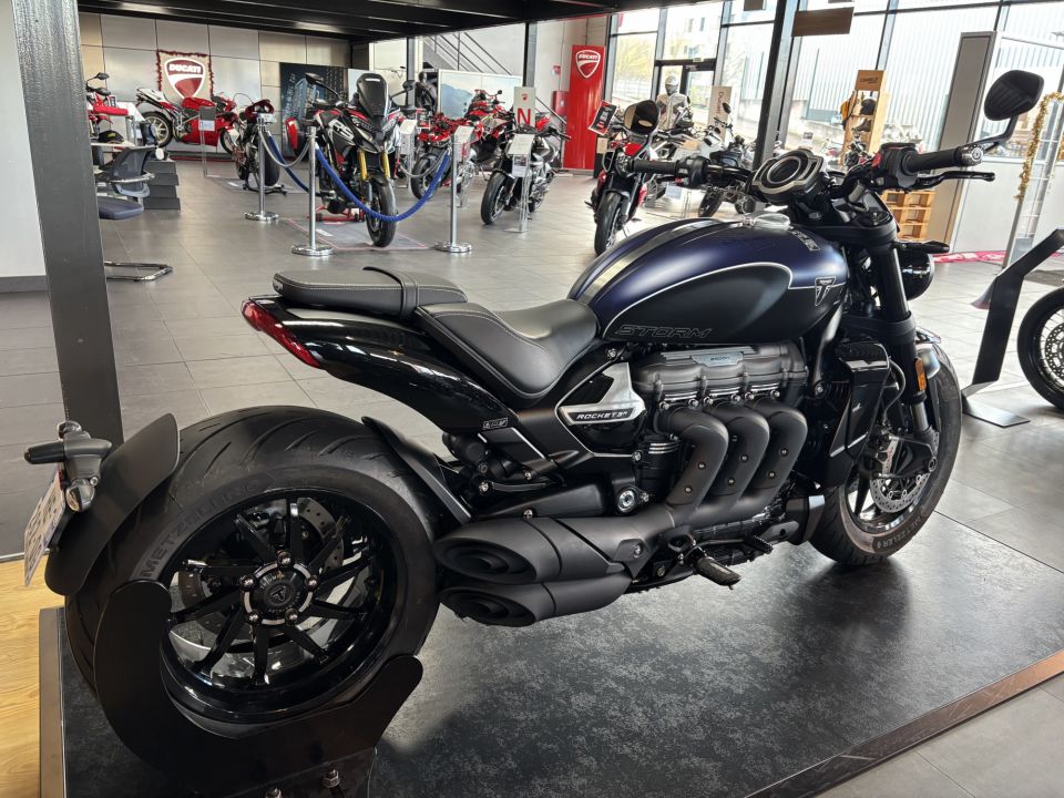 TRIUMPH ROCKET 3 R STORM 4