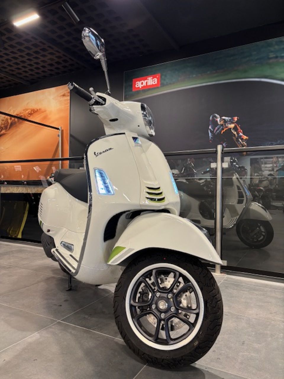 VESPA GTS 125IE SUPER 4