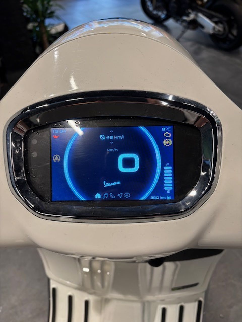 VESPA GTS 125IE SUPER 4