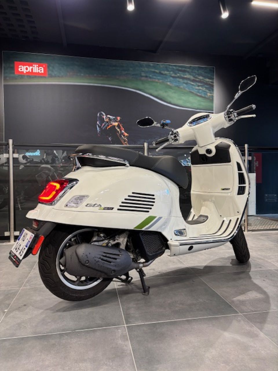 VESPA GTS 125IE SUPER 4