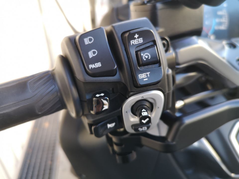 YAMAHA XP T-MAX 560 TECH MAX 4